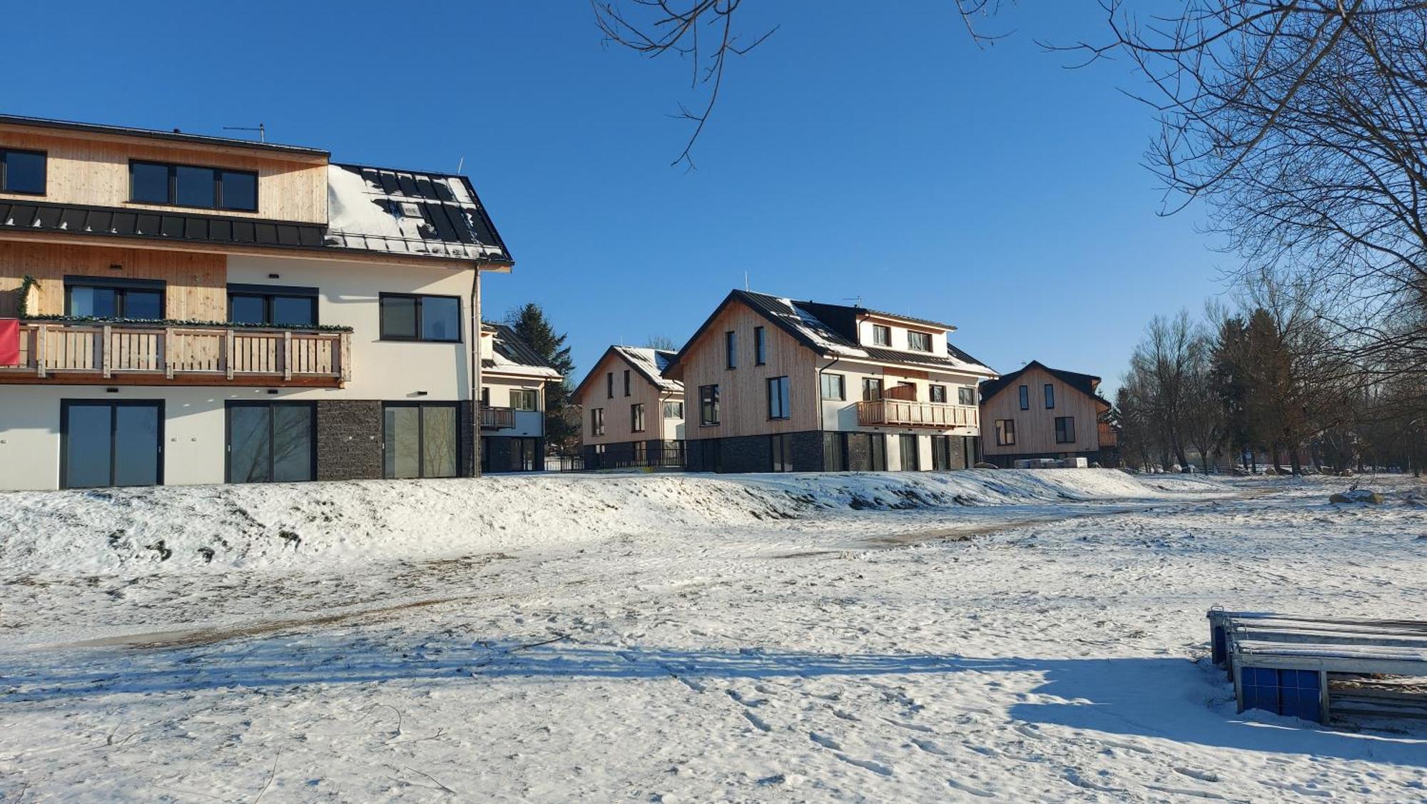 Lipno Apartments Bergmax: Ski Resort Retreat with Garden Terrace Cerna v Posumavi Exterior photo