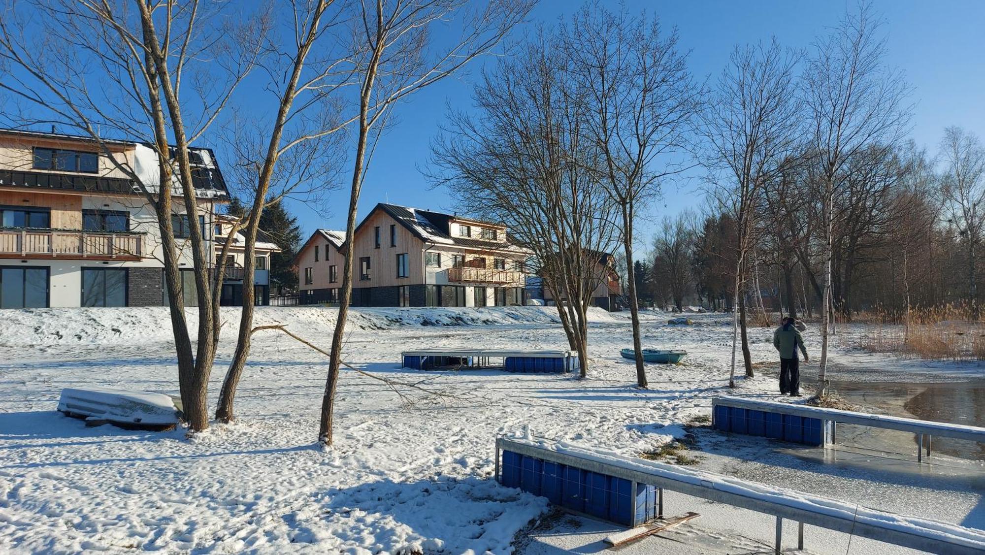 Lipno Apartments Bergmax: Ski Resort Retreat with Garden Terrace Cerna v Posumavi Exterior photo
