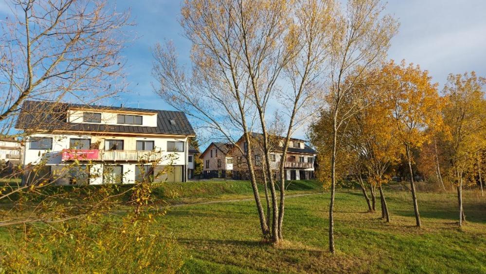 Lipno Apartments Bergmax: Ski Resort Retreat with Garden Terrace Cerna v Posumavi Exterior photo