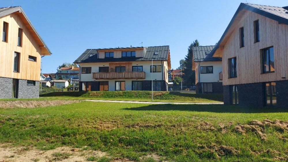 Lipno Apartments Bergmax: Ski Resort Retreat with Garden Terrace Cerna v Posumavi Exterior photo