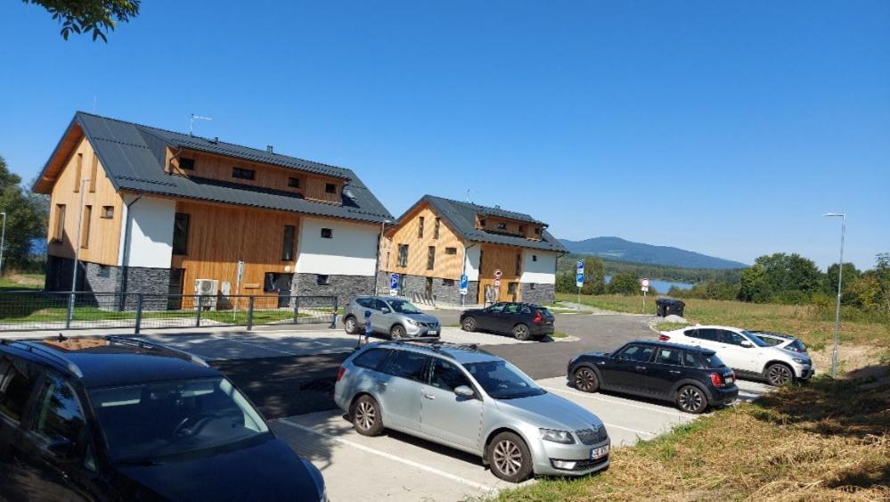 Lipno Apartments Bergmax: Ski Resort Retreat with Garden Terrace Cerna v Posumavi Exterior photo