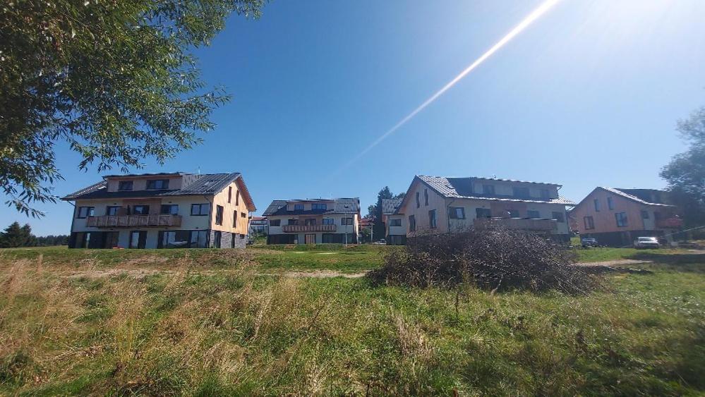 Lipno Apartments Bergmax: Ski Resort Retreat with Garden Terrace Cerna v Posumavi Exterior photo