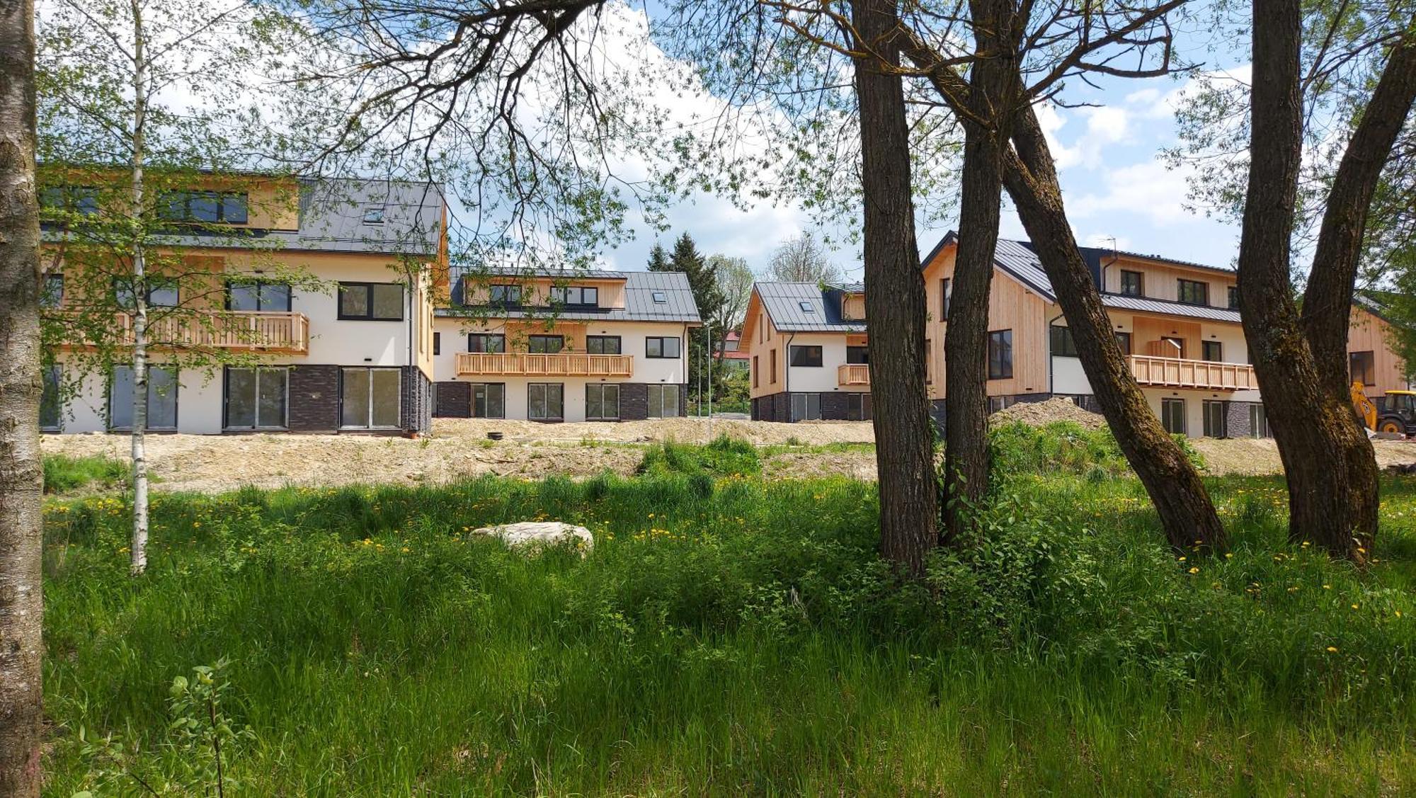 Lipno Apartments Bergmax: Ski Resort Retreat with Garden Terrace Cerna v Posumavi Exterior photo