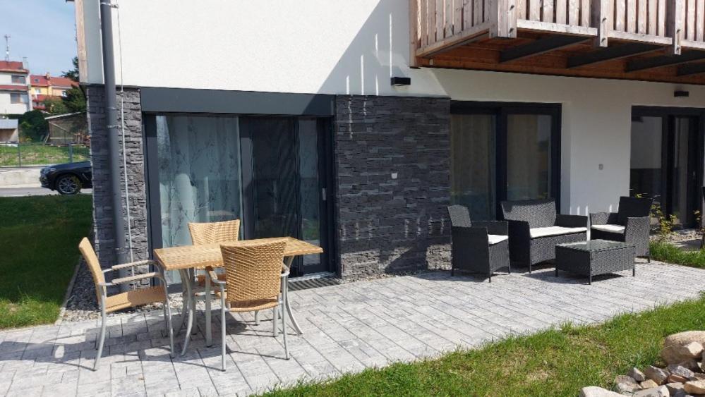 Lipno Apartments Bergmax: Ski Resort Retreat with Garden Terrace Cerna v Posumavi Exterior photo
