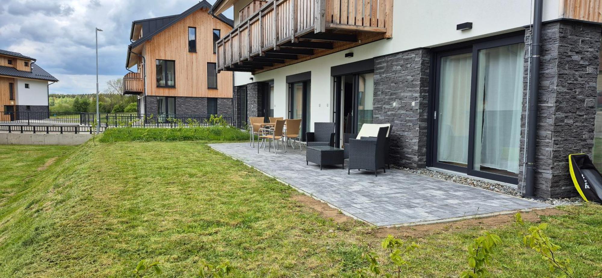 Lipno Apartments Bergmax: Ski Resort Retreat with Garden Terrace Cerna v Posumavi Exterior photo